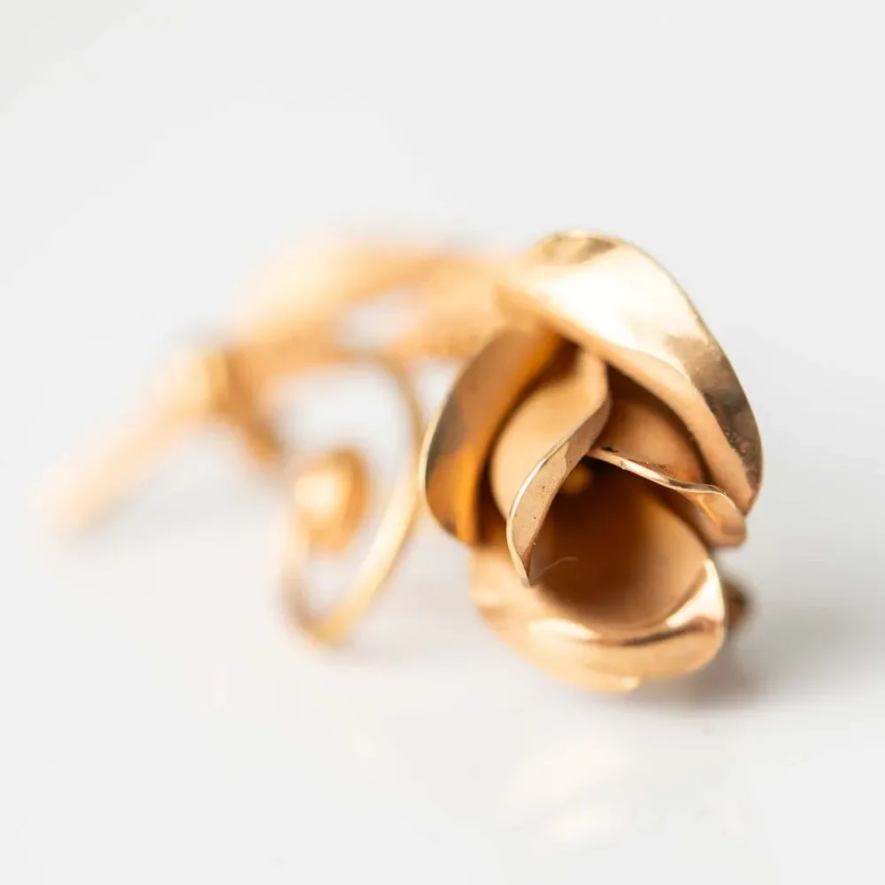 Vintage Gold Tone Dimensional Rose Flower Brooch Pin Spiral Stem Leaves Floral